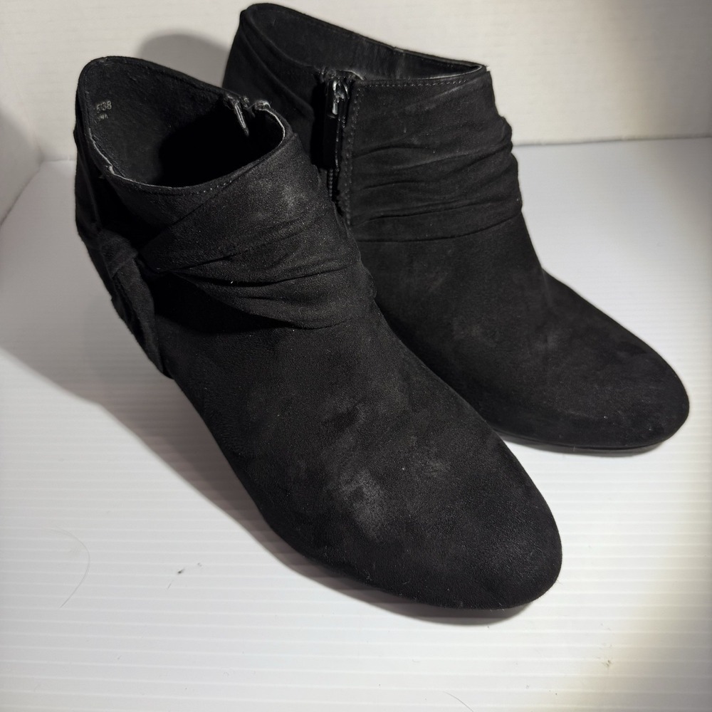 CL By Laundry Boots Womens 7.5 Casual Zip Wedge Ankle Bootie Black Fabric